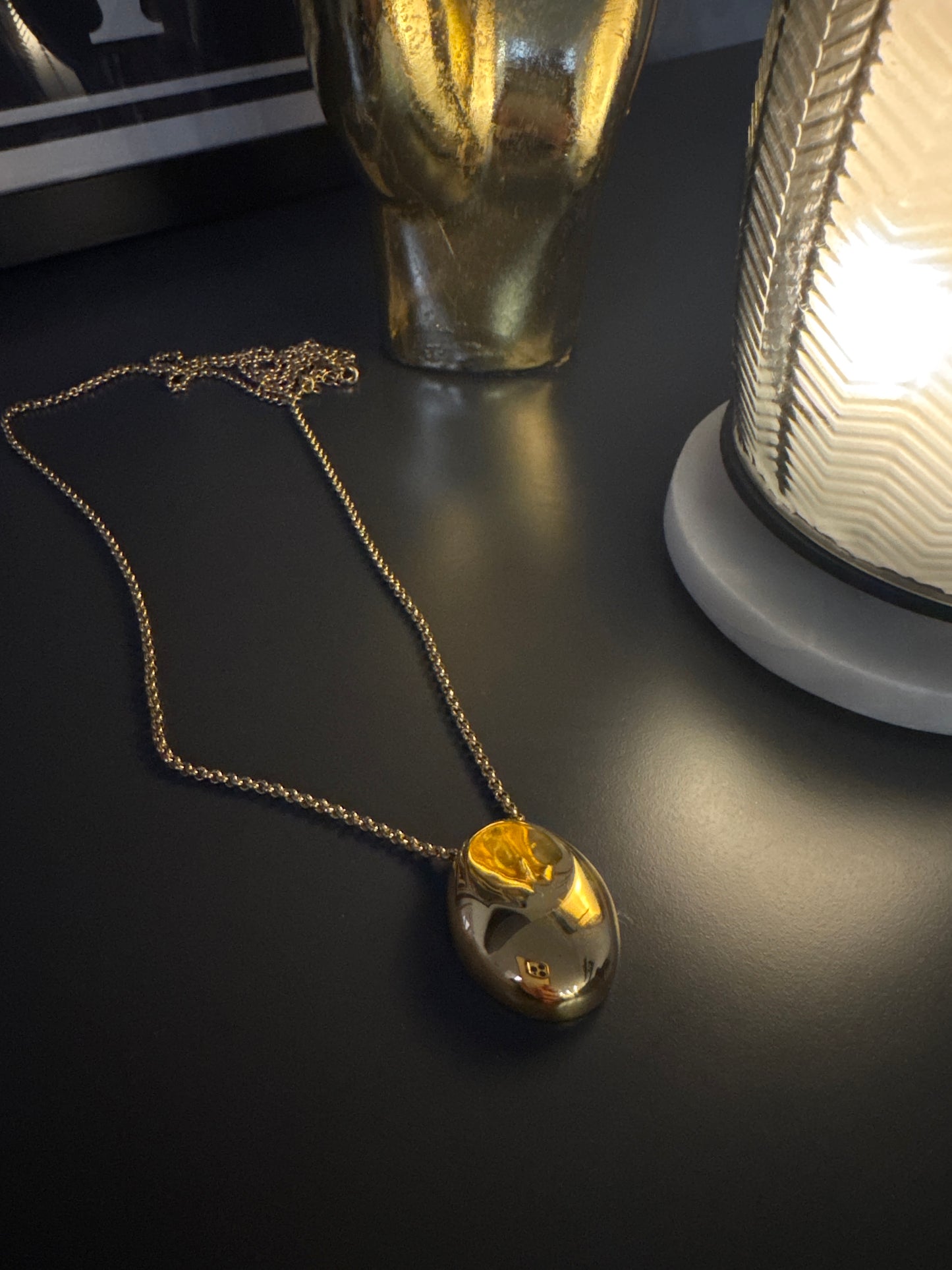 Gold tear drop pendant necklace A73