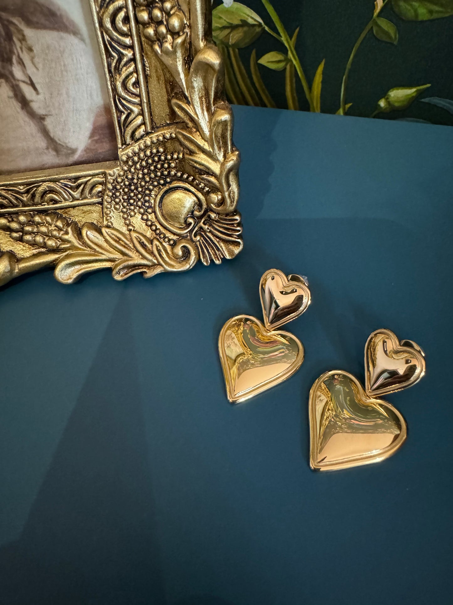 Gold heart drop earrings 95