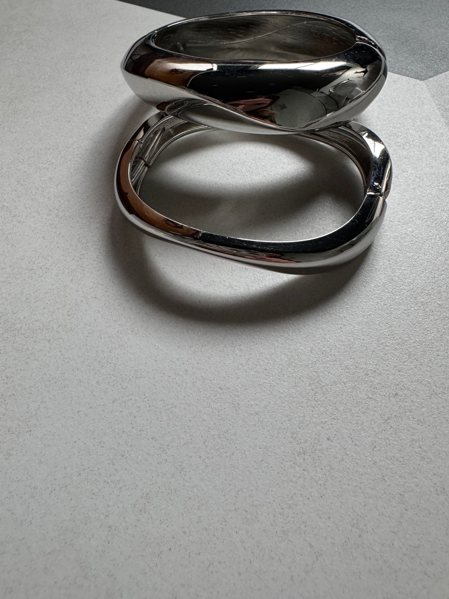 Slim silver bangle A43