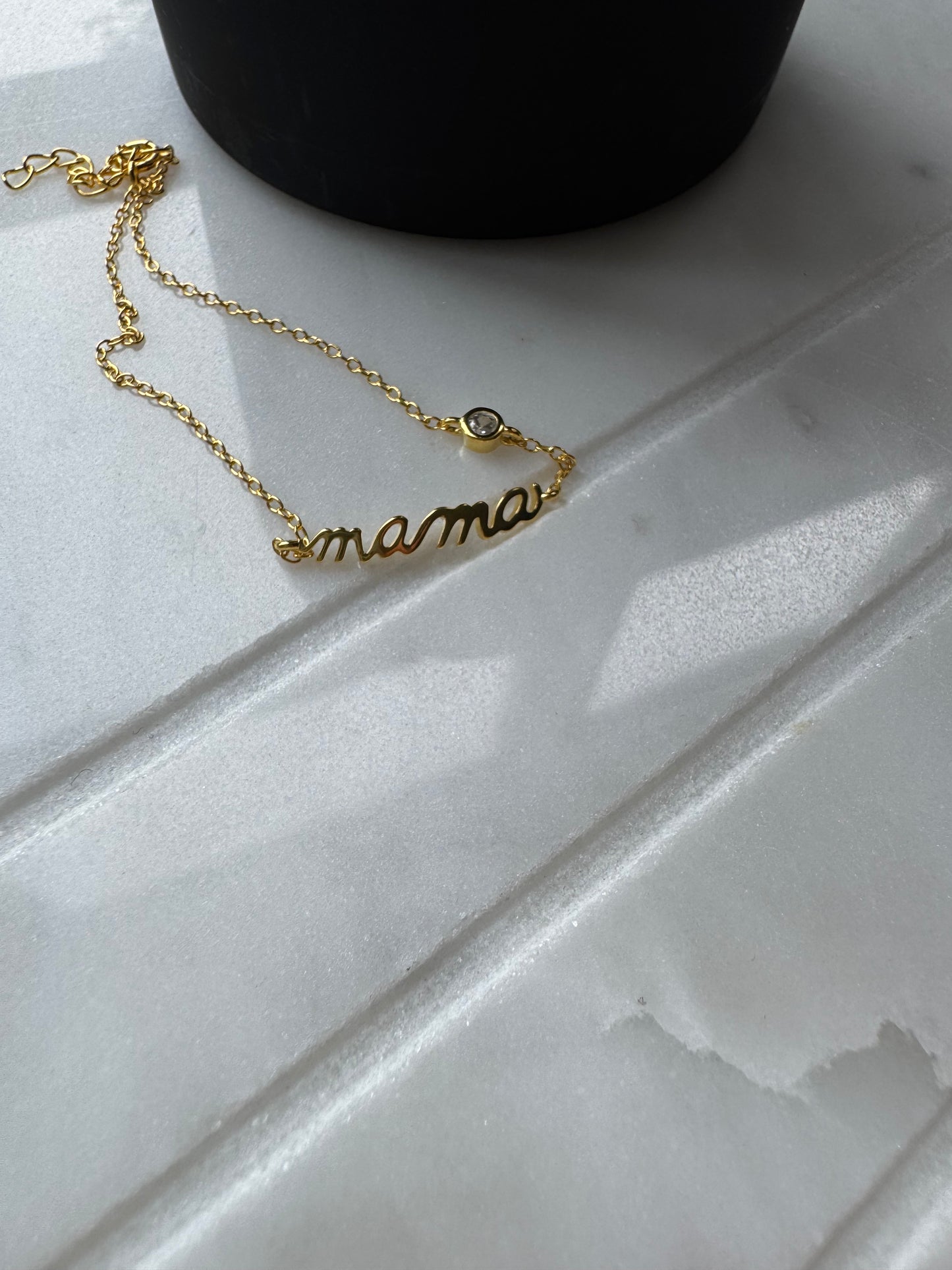Gold Mama bracelet A33