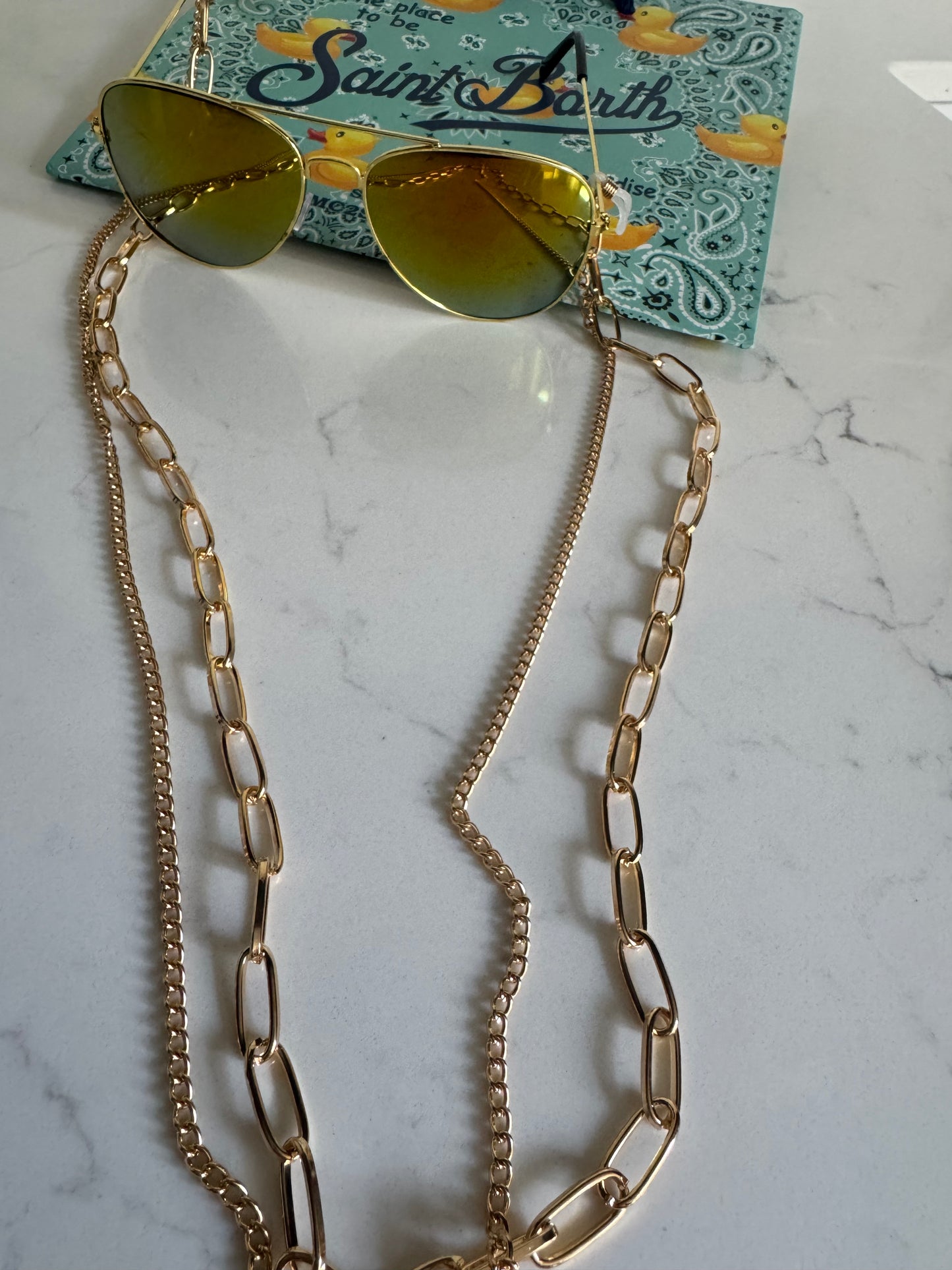 Gold sunglasses chain B26