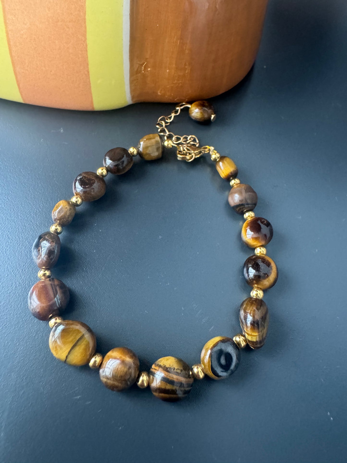 Tigers eye chunky beaded bracelet B15