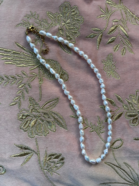 Pearl necklace 92