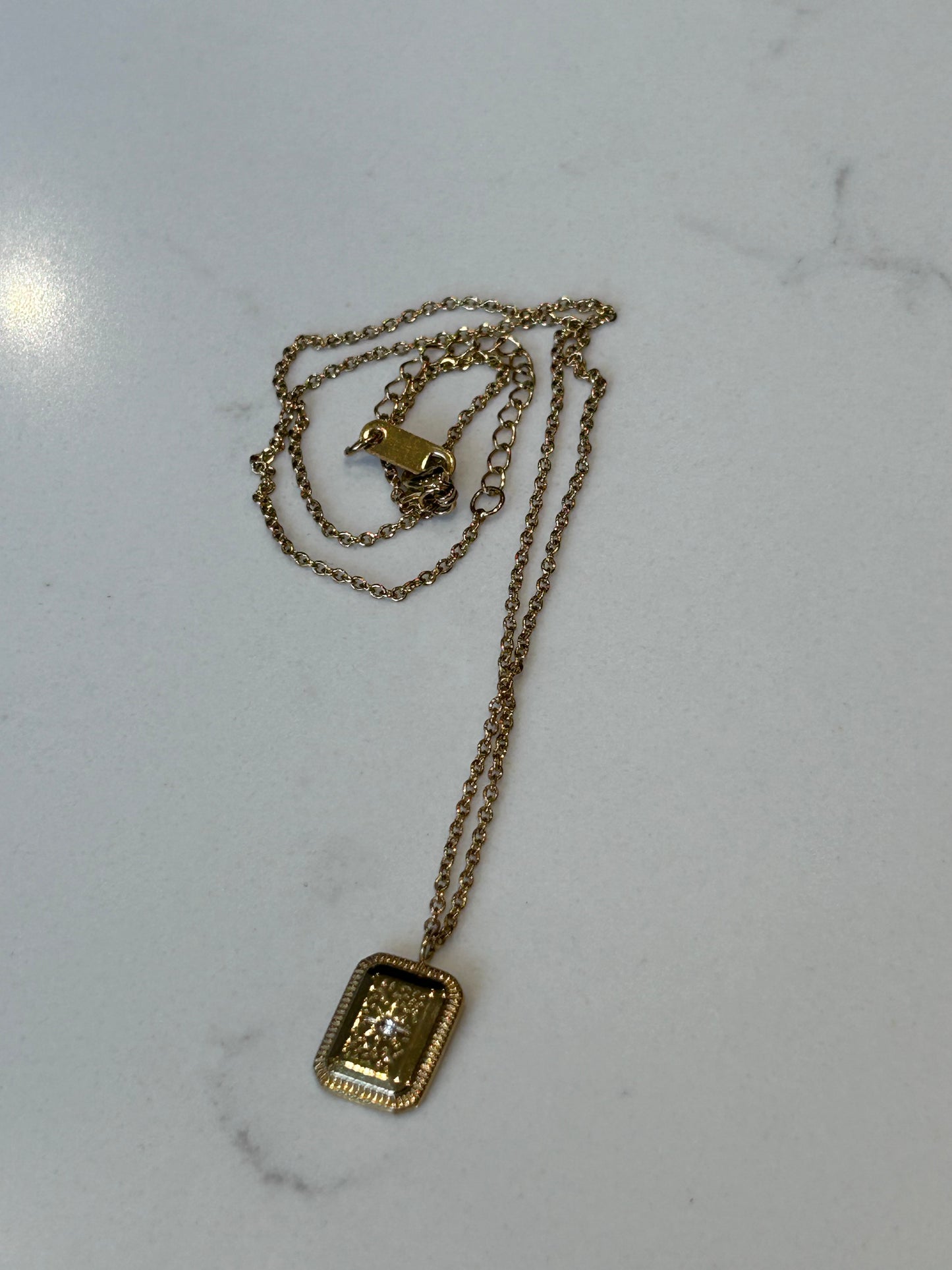 Rectangle pendant necklace gold 83