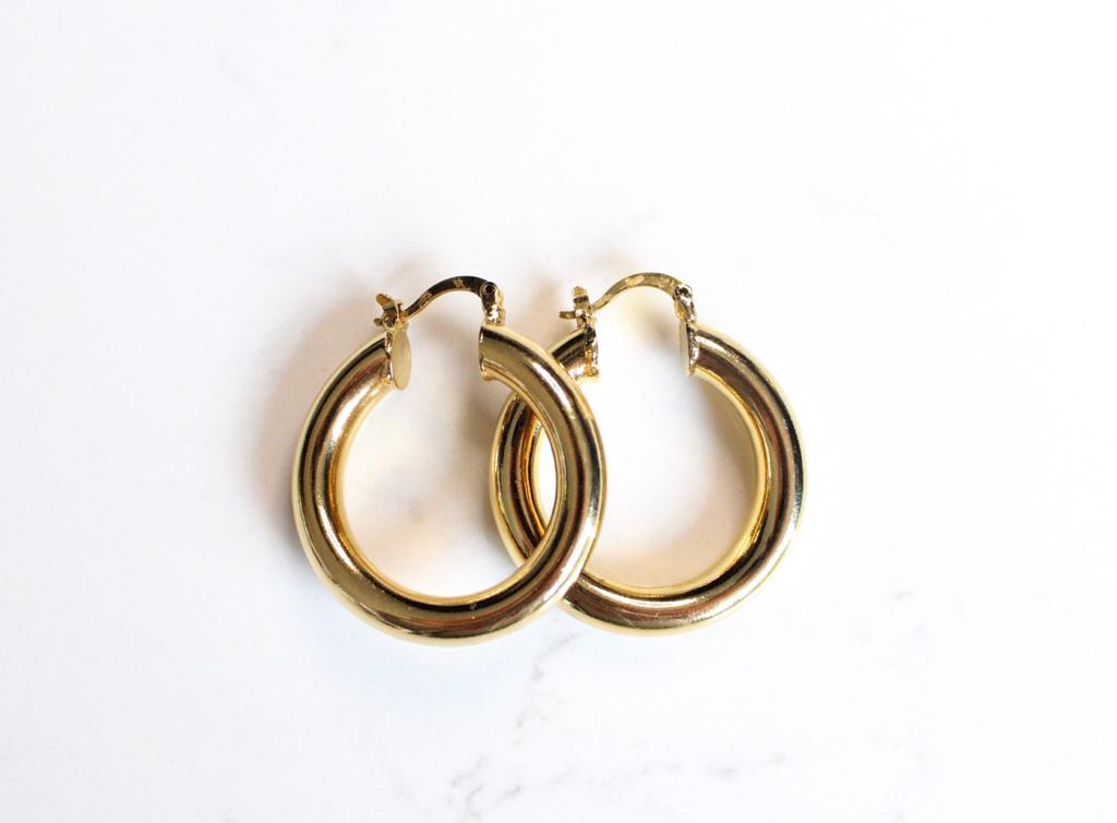 Gold chunky plain hoop 16