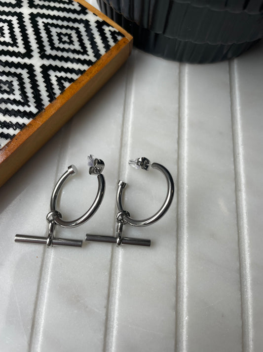 Silver T bar hoop 50
