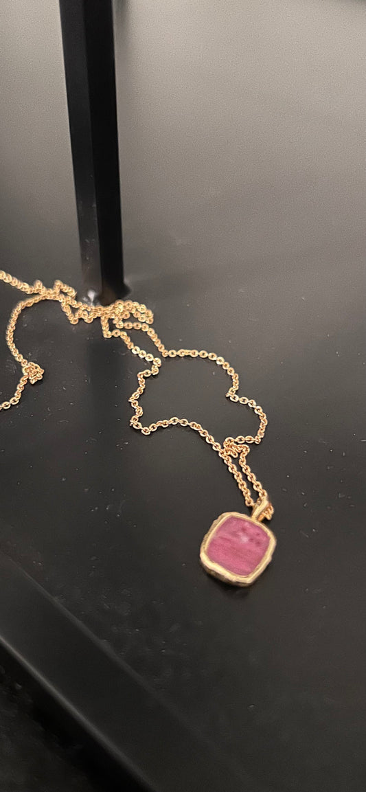 Pink pendant necklace
