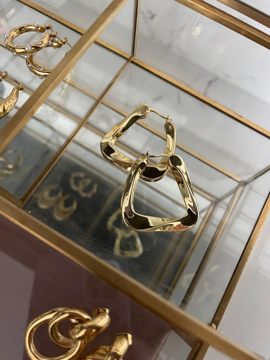 Gold twisted triangle earrings small 32