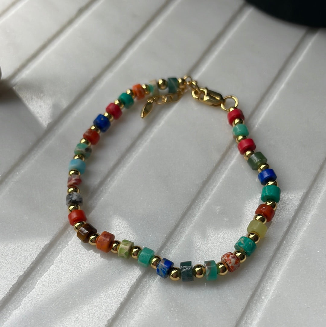 Multicoloured & gold beaded bracelet
