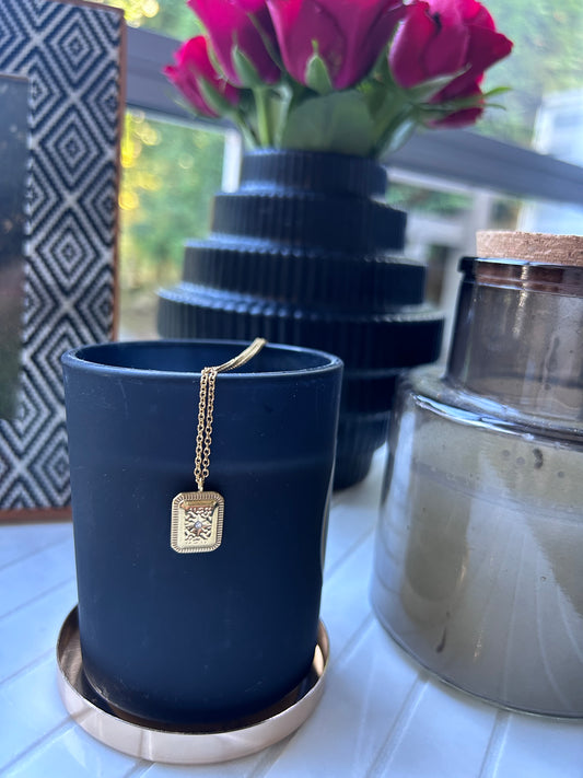 Rectangle pendant necklace gold 83