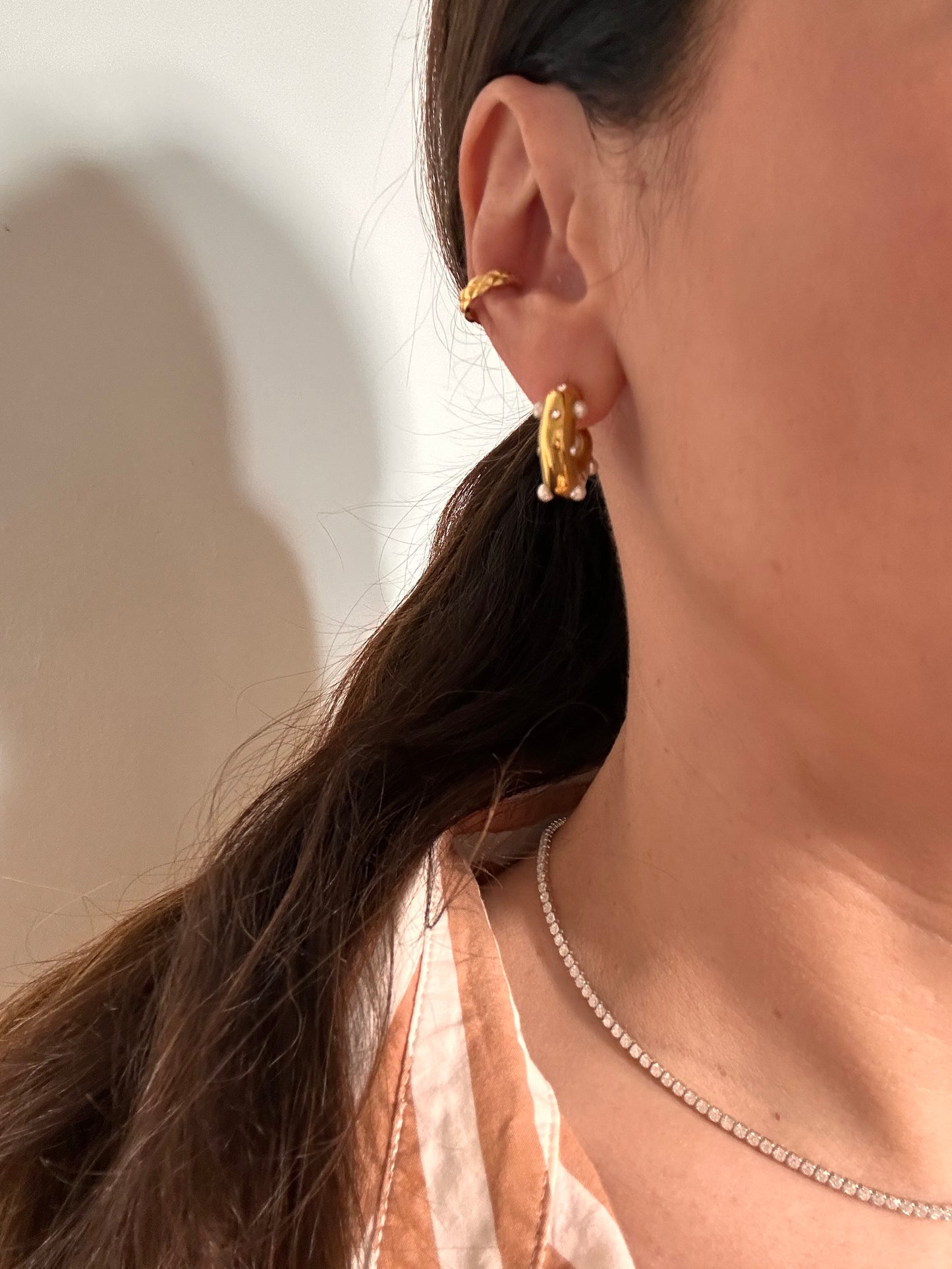 Pearl and diamanté small chunky hoop 44