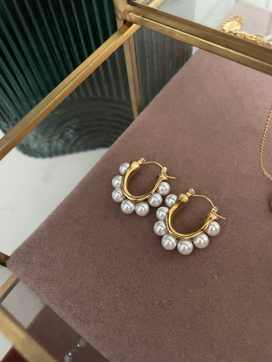 Statement Pearl hoop 55