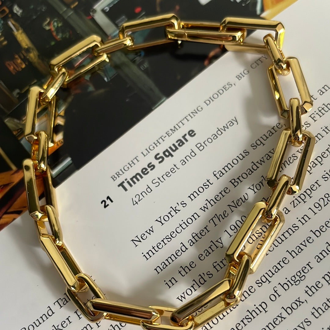 Gold rectangular link bracelet