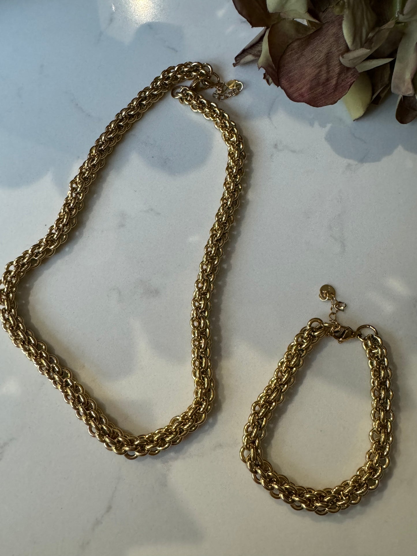 Gold woven bracelet A15