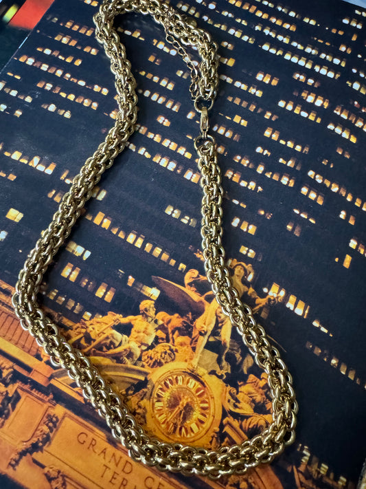 Gold woven necklace A14