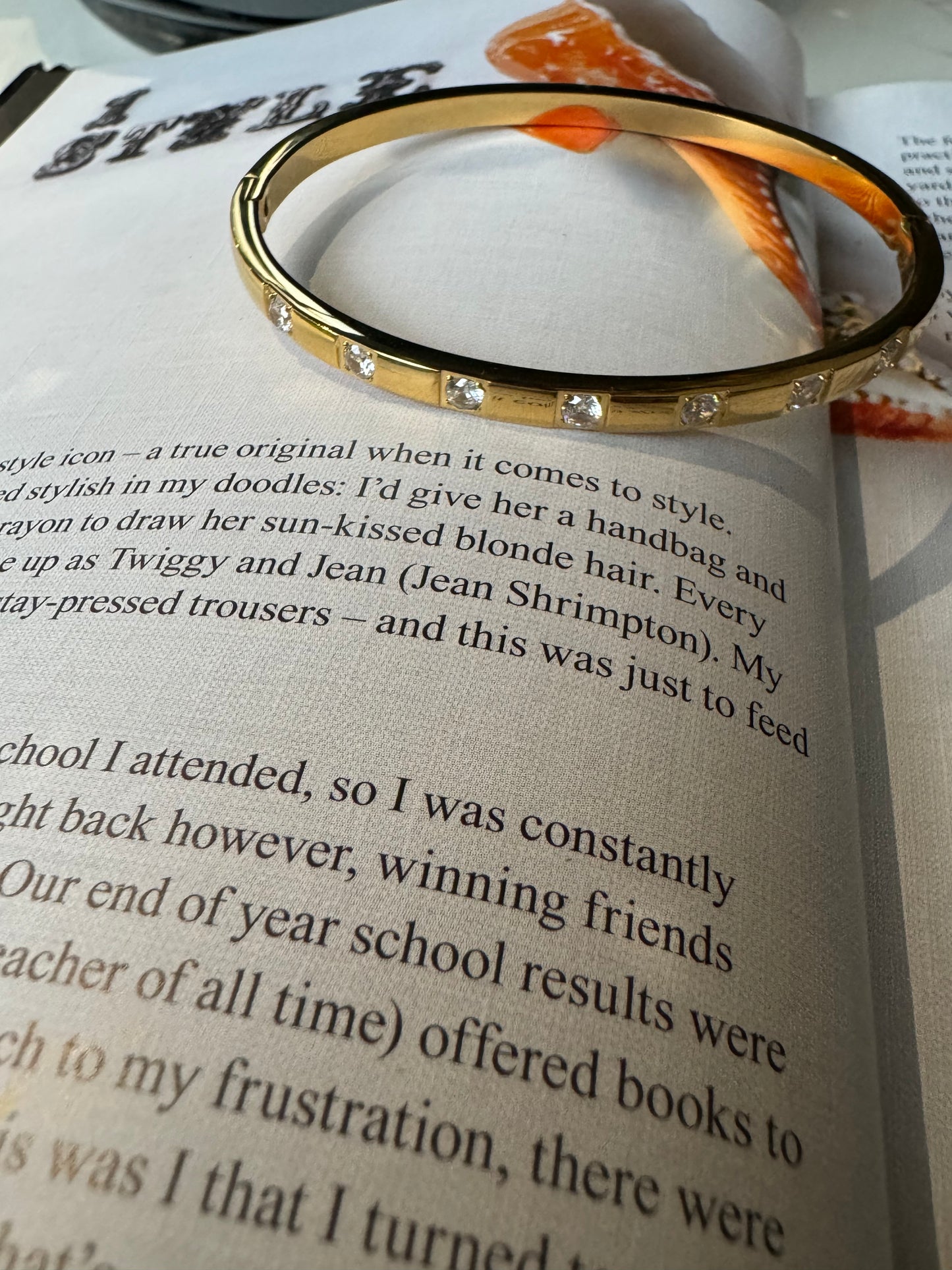 Gold bangle with square diamonds A12