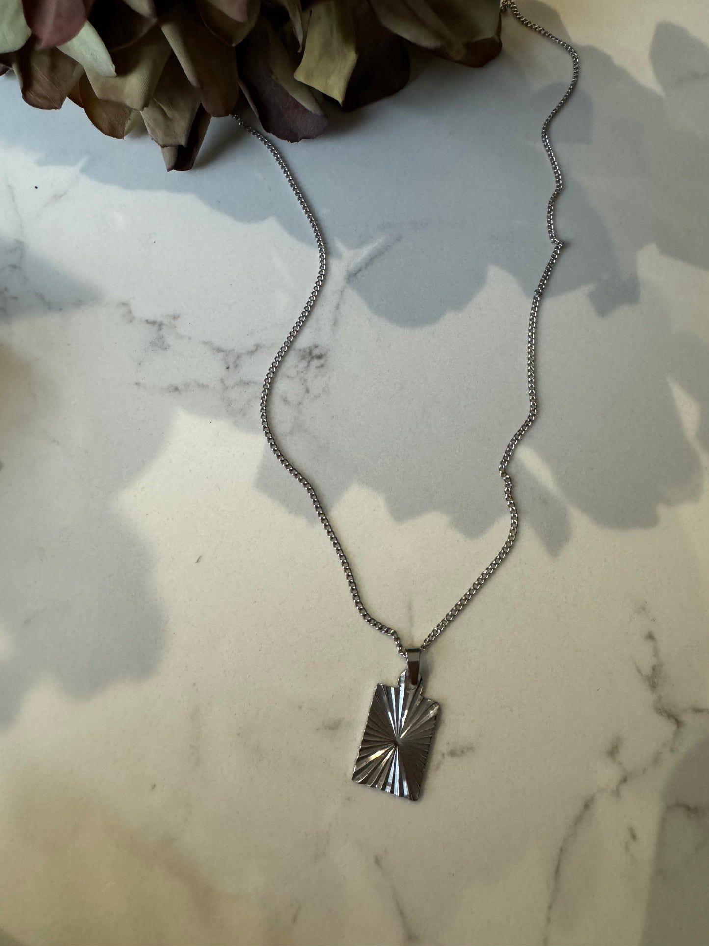 Long engraved rectangular pendant silver A8