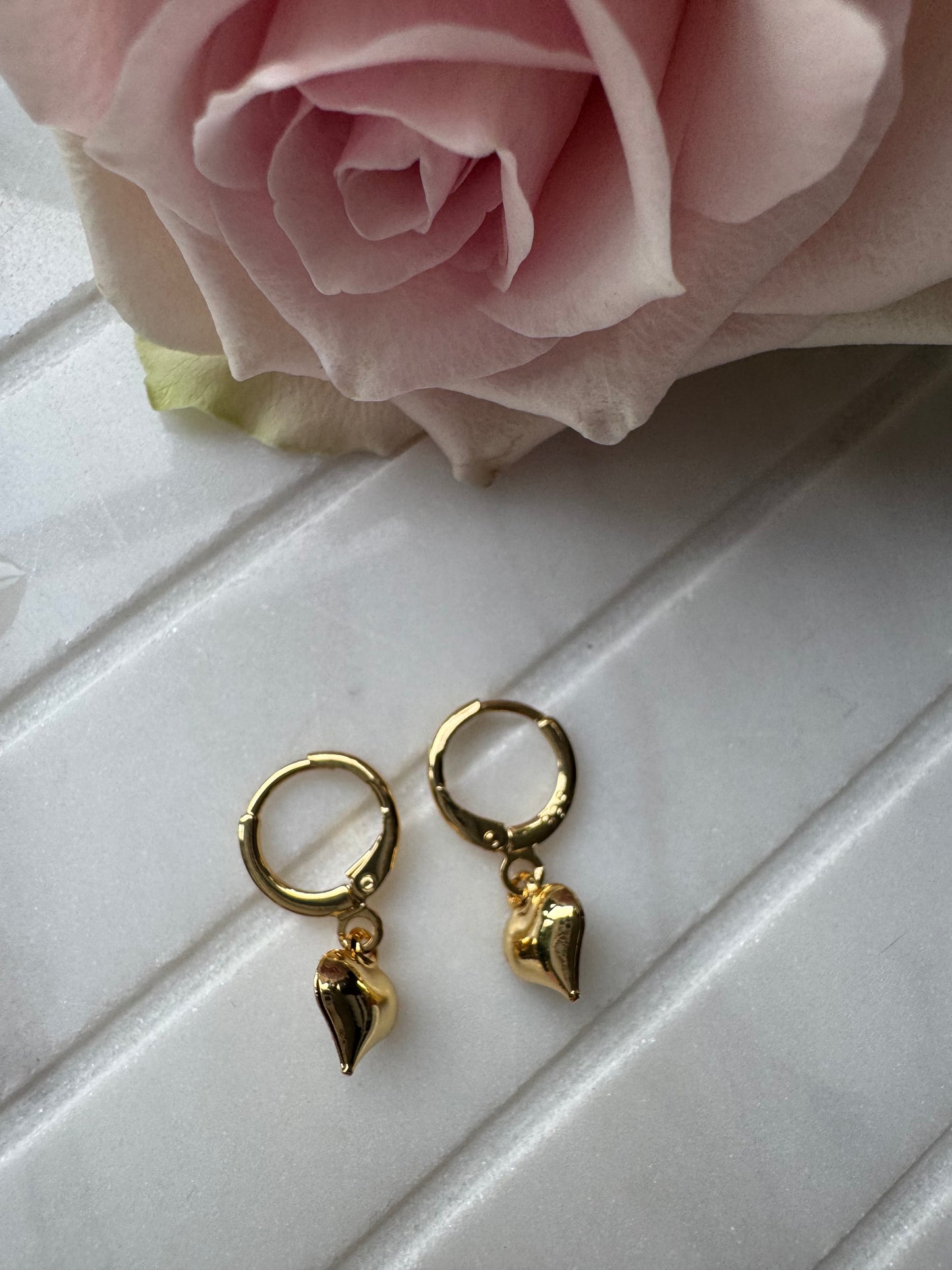 Gold heart drop hoop earrings A18