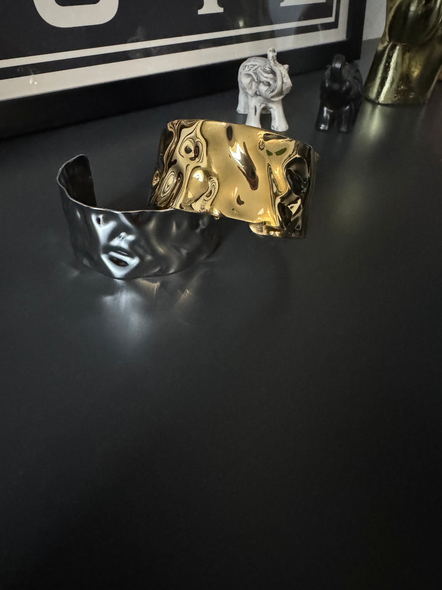 Gold silver hammered bangle A83