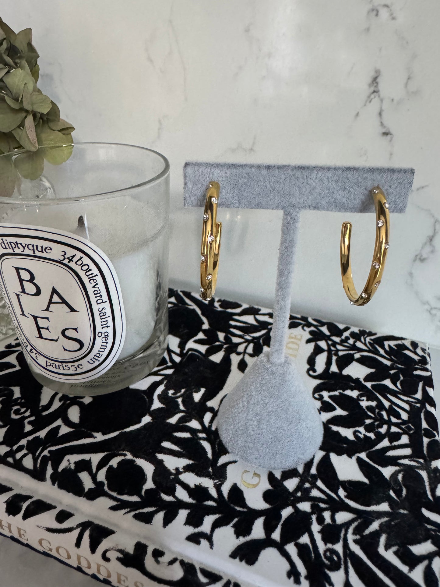 Slim gold diamanté hoop B74