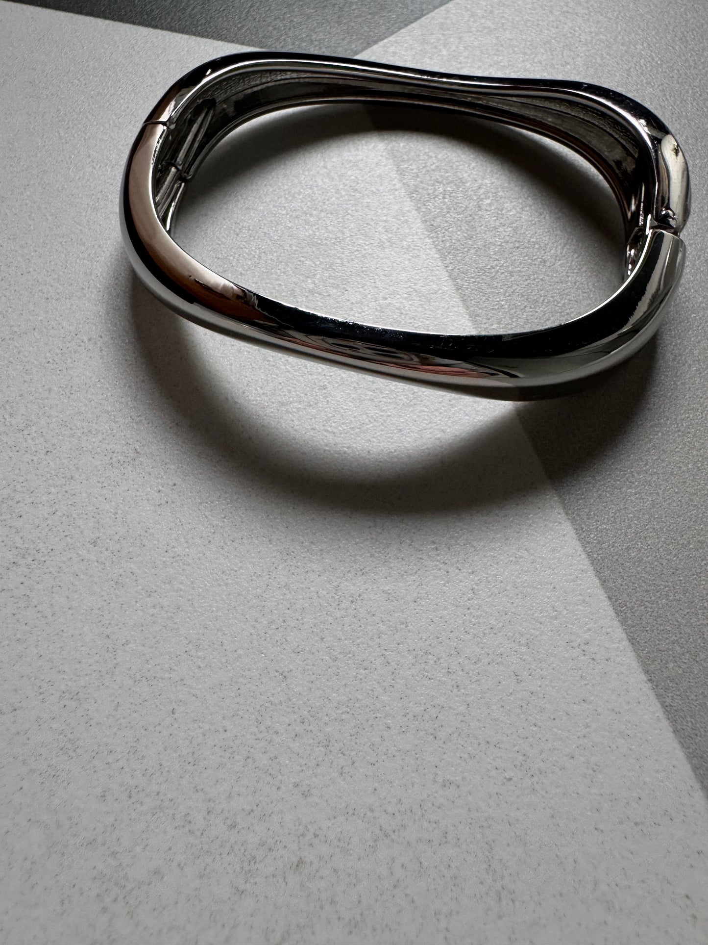Slim silver bangle A43