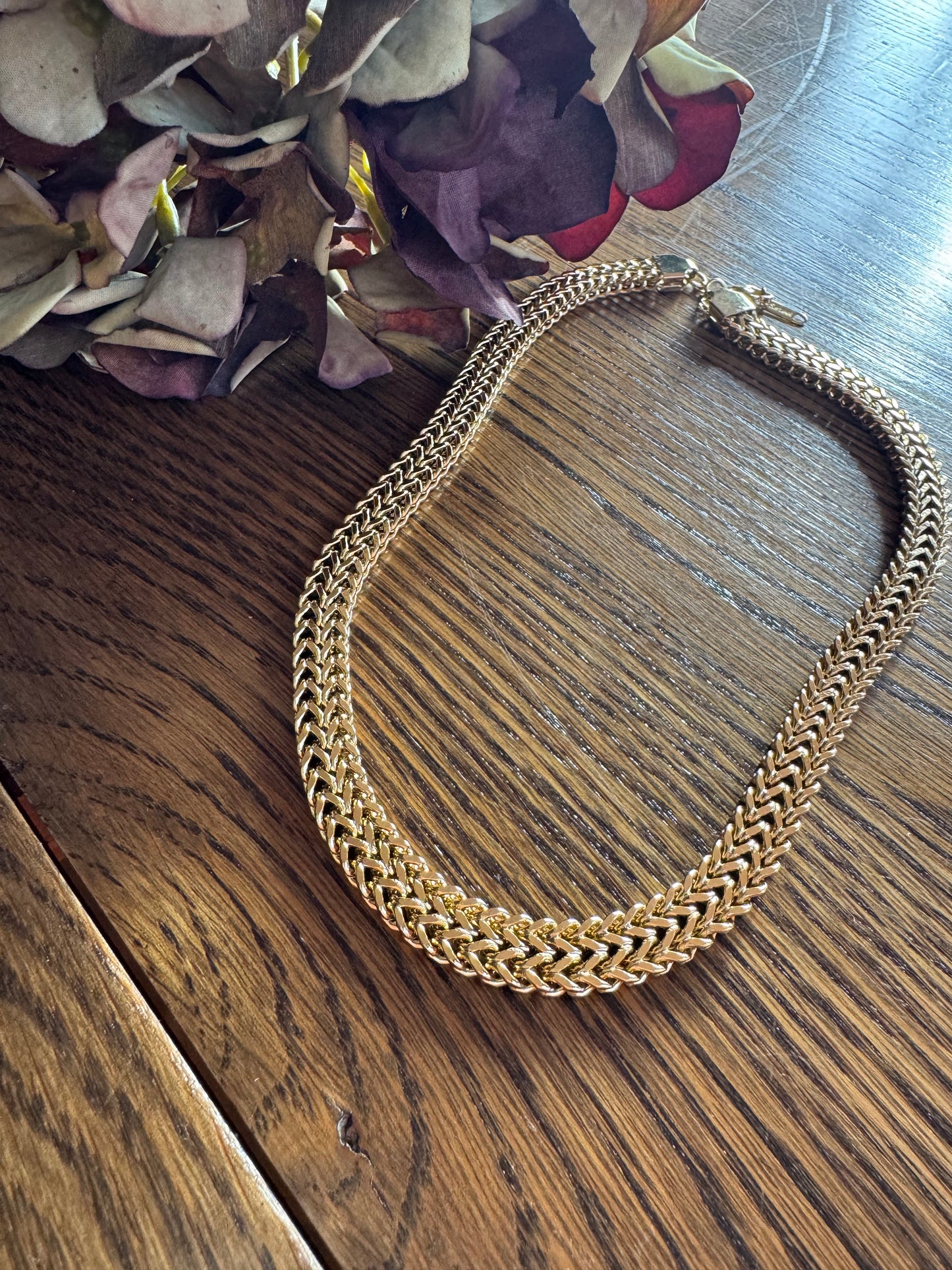 Flat chunky woven gold necklace A47