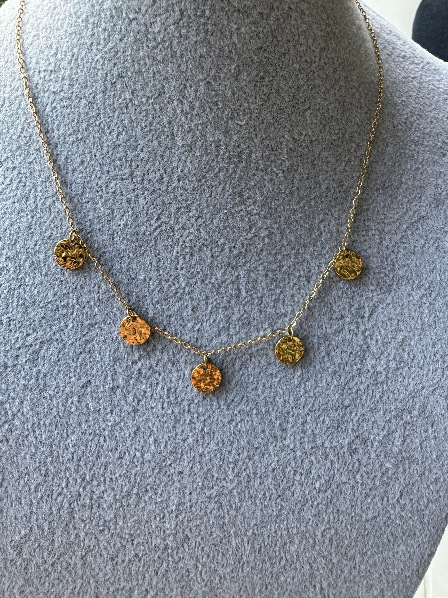 Gold disc layering chain A53