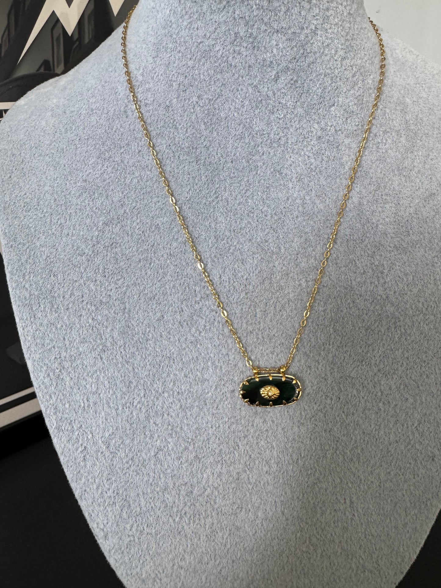 Long gold chain green gold stone A52