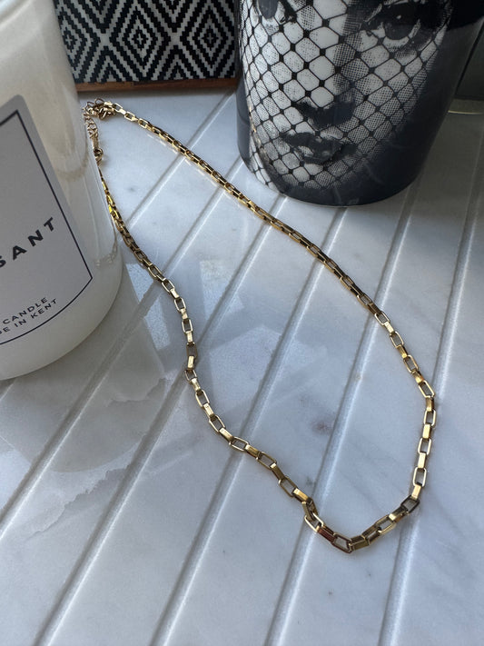 Gold link locked necklace 45cm B12