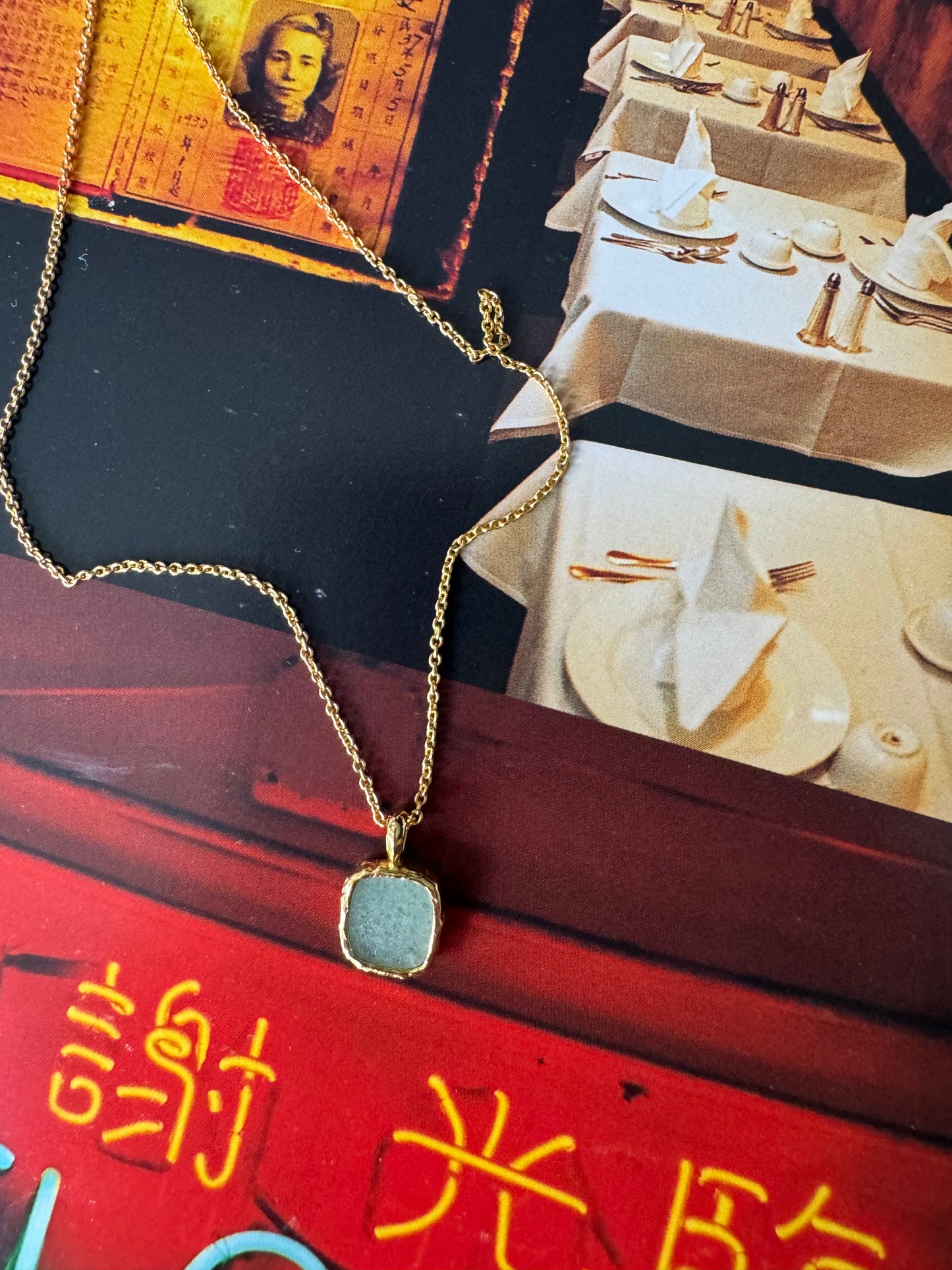 Pale blue stone pendant necklace 68